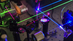 Создан рекордно маленький нанолазер для сверхкомпактных чипов