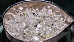 В России создали первую партию алмазных пластин с заданными свойствами